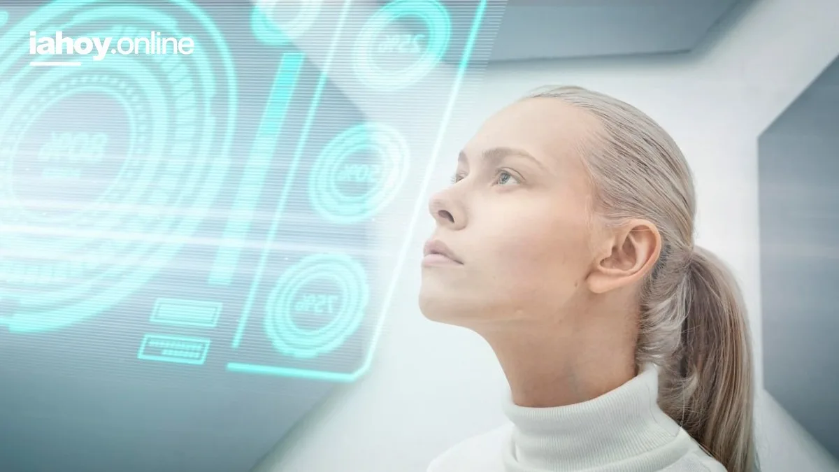Persona estudiando inteligencia artificial desde una computadora con cursos y becas gratuitas en Argentina